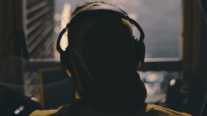 Audiência de podcasts cresce 67%: investir no formato é essencial