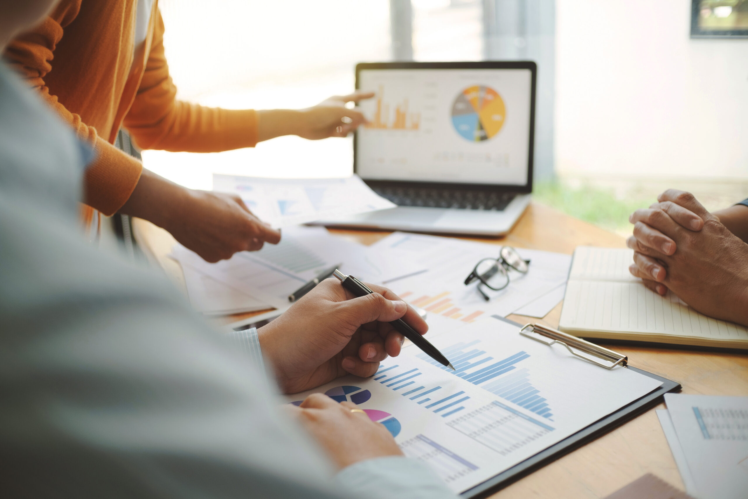 Budget empresarial: como planejar e incluir IA em 2026